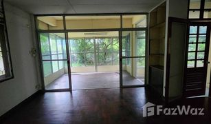 3 Bedrooms House for sale in Phra Khanong Nuea, Bangkok 