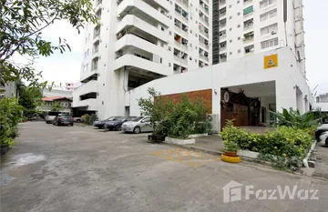 Nont Tower Condominium in ตลาดขวัญ, นนทบุรี
