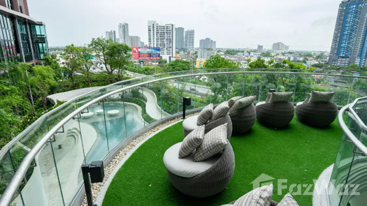 Фото 4 of the Communal Garden Area at Altitude Unicorn Sathorn - Tha Phra