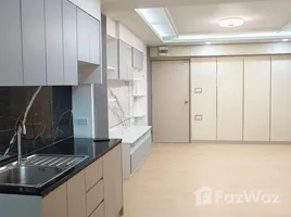 1 Bedroom Condo for sale at Ratchada City Condo, Huai Khwang