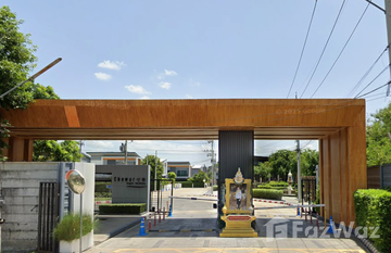 Chewarom Rangsit – Donmueang in Pracha Thipat, Pathum Thani