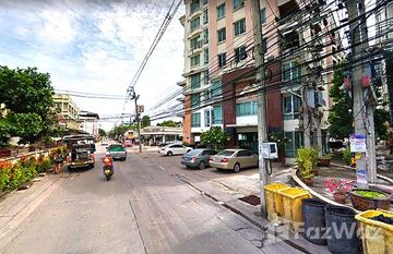 Akesin Condominium in Thung Song Hong, Bangkok