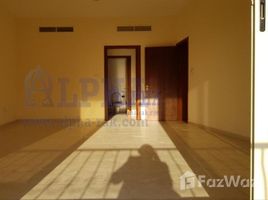 2 спален Квартира на продажу в Golf Apartments, Al Hamra Village