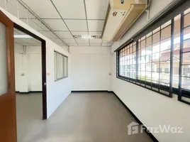 53 ตรม. Office for rent at เอมที แอนด์ ที, พระโขนงเหนือ