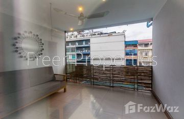 3-bedroom renovated apartment 7 Makara for rent in Ou Ruessei Ti Pir, 프놈펜