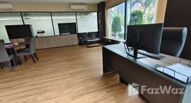 Available Units at Siam Oriental Plaza