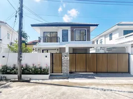 ขายวิลล่า 4 ห้องนอน ในโครงการ แลนด์ แอนด์ เฮ้าส์ พาร์ค, ฉลอง