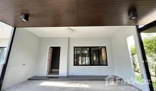 3 Bedrooms Townhouse for sale in Khlong Thanon, Bangkok The Connect Watcharaphon - Phoemsin