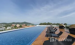 Photo 2 of the Piscine commune at Sea Saran Condominium