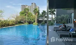 Photo 2 of the Piscine commune at The Address Asoke