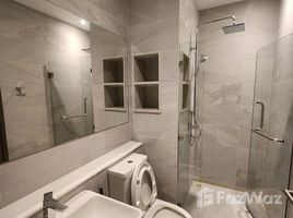 1 спален Квартира в аренду в Rhythm Ekkamai Estate, Khlong Tan Nuea