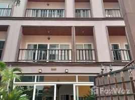 3 Bedroom Townhouse for sale at Narai Place, Nong Prue