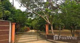 Unités disponibles à Hacienda Tranquila: Large acreage with 4 homes close to the beach!