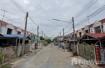 Moo Baan Nisachon in สนามชัย, Супанбури