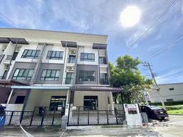 3 спален Таунхаус for sale in Phra Samut Chedi, Самутпракан, Nai Khlong Bang Pla Kot, Phra Samut Chedi