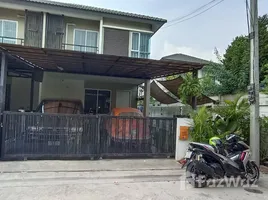 2 Bedroom Townhouse for sale in Mueang Pathum Thani Pathum Thani, Lak Hok, Mueang Pathum Thani, Pathum Thani, Thailand