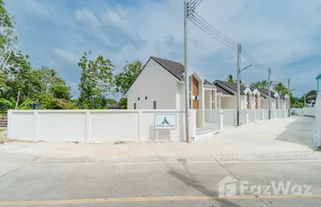 Aiyada Townhome in ศรีสุนทร, ภูเก็ต