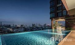 Фото 3 of the Communal Pool at Lumpini Place Ratchada-Sathu