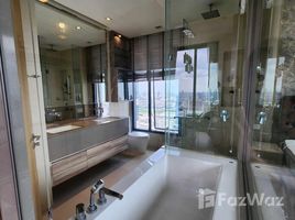 2 спален Квартира в аренду в The Esse Asoke, Khlong Toei Nuea