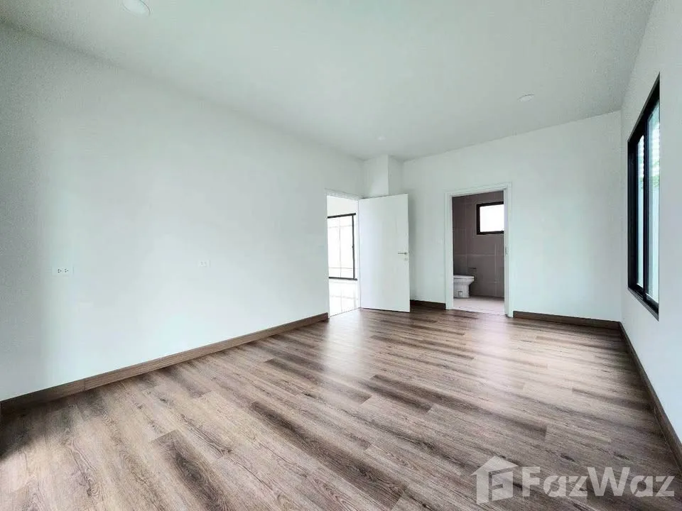 4 Bedroom House for sale at Grand Britania Krungthepkreetha-Suvarnabhumi — photo 4
