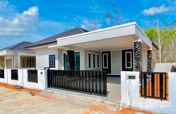 Nattawan Home in บ้านควน, 董里