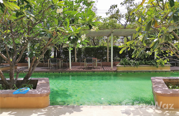 Villa Sathorn in Bang Lamphu Lang, Bangkok