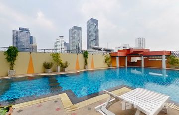 Fifty Fifth Tower in Khlong Tan Nuea, 방콕