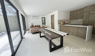 4 Bedrooms Villa for sale in Phra Khanong Nuea, Bangkok 