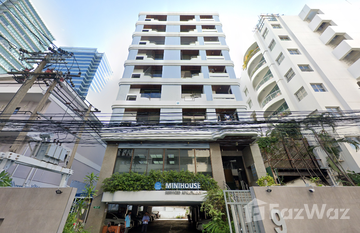 Mini House Sathorn 13 in Thung Wat Don, バンコク