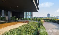 Photos 3 of the Communal Garden Area at Estella Residences Ekkamai