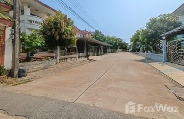 Muang Pracha Village in บางคูวัด, ปทุมธานี