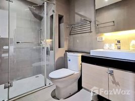 2 спален Кондо на продажу в Klass Silom Condo, Si Lom