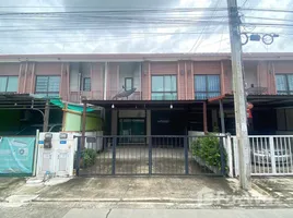 3 Bedroom Townhouse for sale at Baan Pruksa Prime Ladkrabang-Suvarnabhumi, Sisa Chorakhe Noi, Bang Sao Thong, Samut Prakan, Thailand
