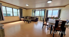 Verfügbare Objekte im Hill Park Condo 2