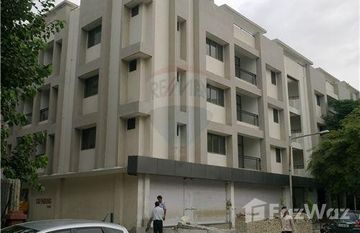 -Near Stadium Circle New 4 BHK Flat in Ahmadabad, Gujarat