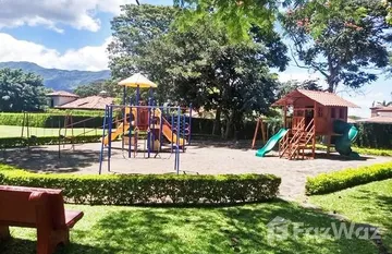 One Floor House for Rent with Appliances Bosques de Lindora in , Alajuela