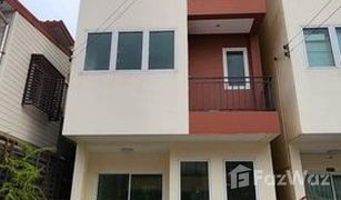4 Bedrooms Townhouse for sale in Bang Sue, Bangkok 