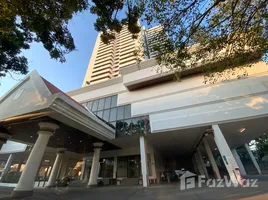 Condominium 3 chambre à louer à Oriental Towers, Khlong Tan Nuea