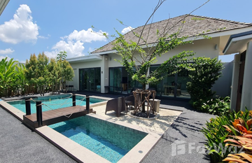 Paramontra Pool Villa in Choeng Thale, Phuket