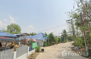 Moo Baan Pruek Chot in บ่อแฮ้ว, Lampang