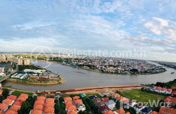 The Penthouse for Sale at Rose Condo in Tonle Basak, Пном Пен