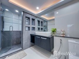 3 спален Кондо на продажу в Supalai Place, Khlong Tan Nuea, Щаттхана, Бангкок