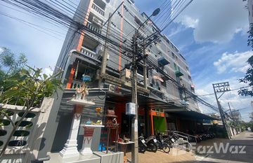 Huai Khwang Condo in Din Daeng, Бангкок