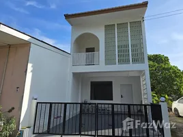 3 Bedroom Townhouse for sale in Wat Thepnimit, Wichit, Wichit