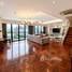 3 спален Кондо в аренду в Kiarti Thanee City Mansion, Khlong Toei Nuea