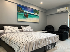 Studio Apartment for sale at Patong Condotel, Patong