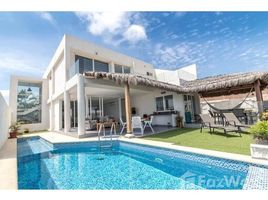 4 Habitaciones Casa en venta en Manta, Manabi Builder's custom pool home with stunning views!!, Manta, Manabí