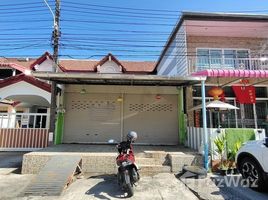 3 Schlafzimmer Reihenhaus zu verkaufen im Anuphat Manorom Village, Wichit, Phuket Town, Phuket, Thailand