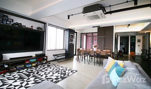 2 Bedrooms Condo for sale in Khlong Tan Nuea, Bangkok Icon I