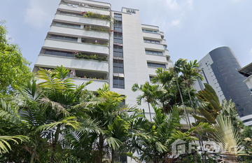 Ruamrudee Garden House in Lumphini, Bangkok